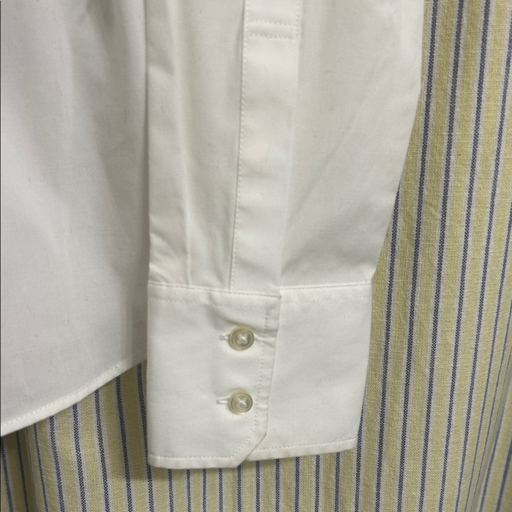 Uniqlo White Women's Button-Front Blouse - Picture 3 of 6